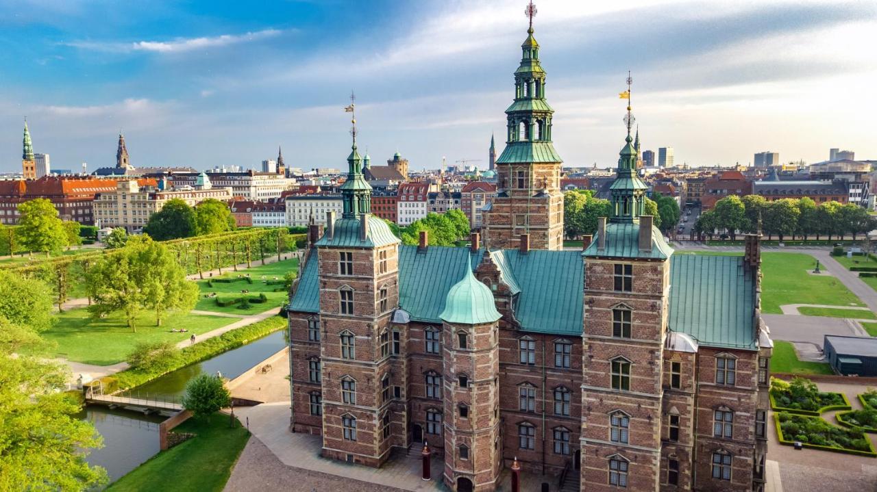 Stylish 2br W Private Balcony In Cph Centre Apartament